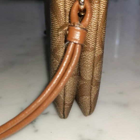 Coach Signature Brown Wristlet - Picture 11 of 13